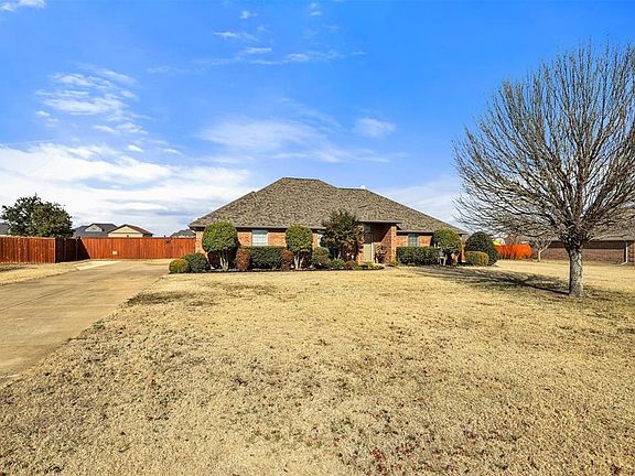 2nd image of 329 Cimarron Meadows Dr