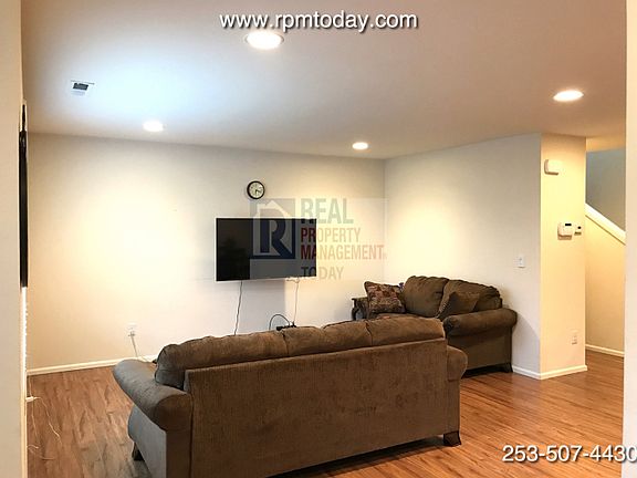 3rd image of 1621 180th Street Ct E