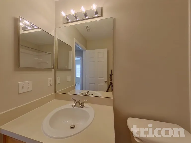 1443 Sherbourne St — Photo 13