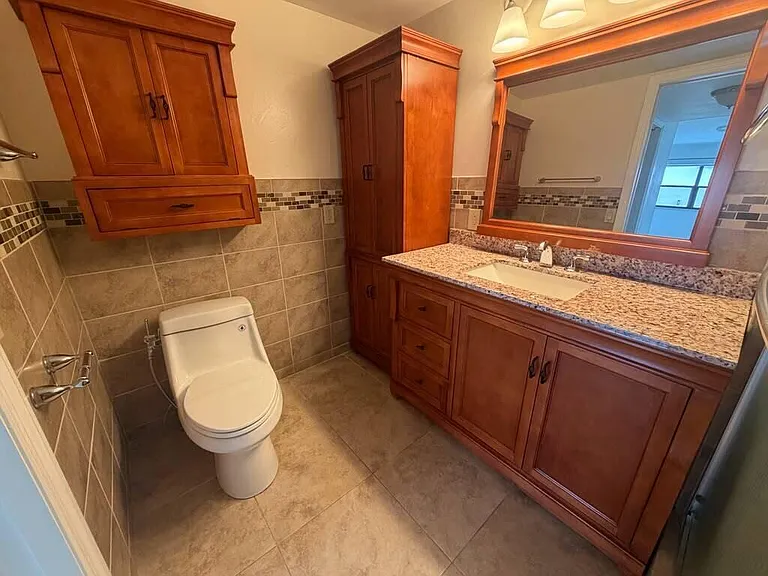 2977 Riverside Dr — Photo 17