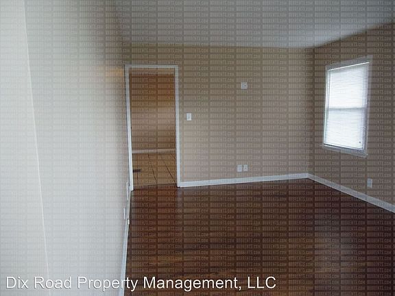 3rd image of 96 Carlton Dr