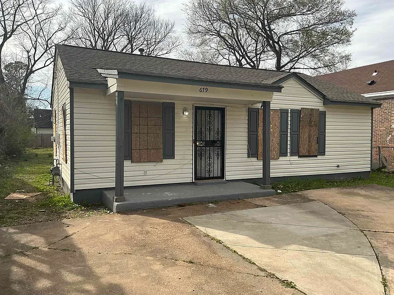 679 Leath St — Photo 1
