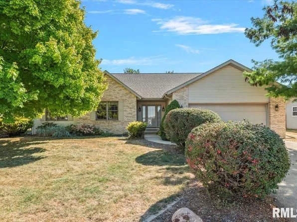 1016 Oakbrook Ave, Chatham, IL 62629