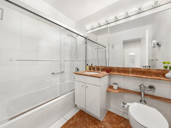 530 East 72nd Street image 10 of 21