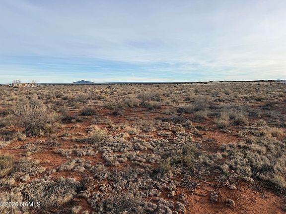 5th image of 1067 E Hurd Rd