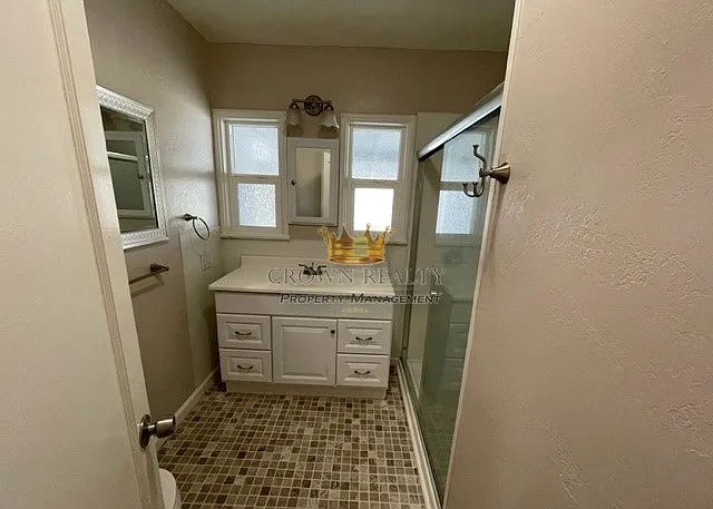 950 Windsor Dr — Photo 10