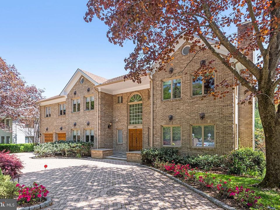 1st image of 8025 Glengalen Ln