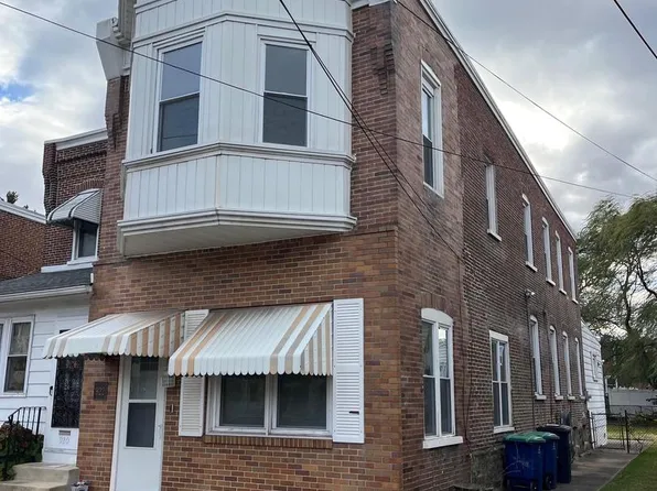 922 Saville Ave, Crum Lynne, PA 19022