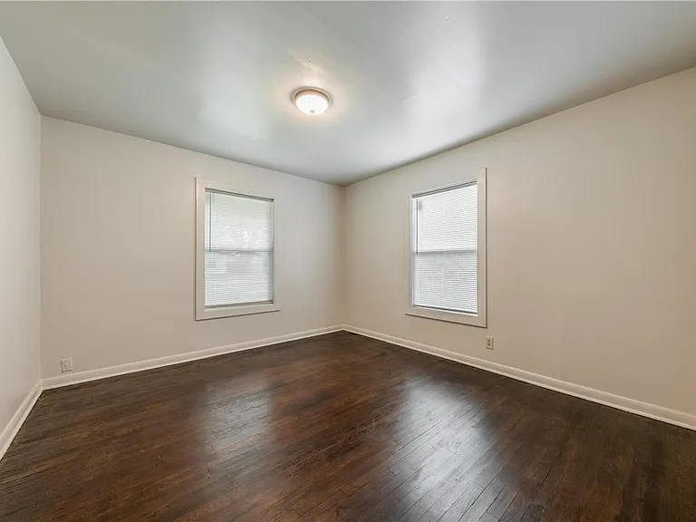 1113 Sycamore St — Photo 8