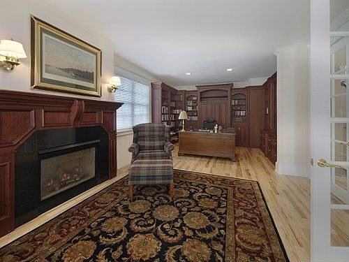 4th image of 2558 S Saint Paul St