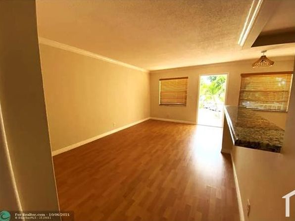 1125 NE 16th Pl APT 205