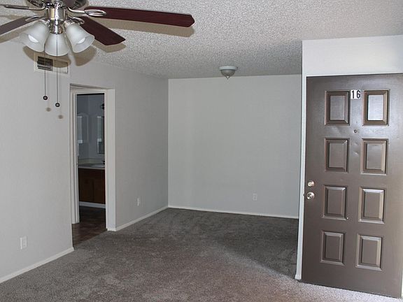 5th image of 14903 Woodford St #16