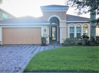 1674 Serrano Cir, Naples, FL 34105