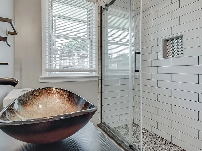 702 Motter Ave #2 — Photo 9
