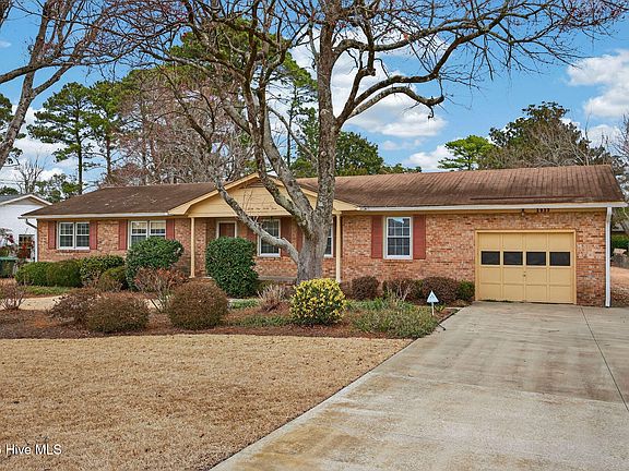 2nd image of 3933 Sweetbriar Road