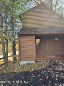 219 Sterling Ct, Bushkill, PA, 18324