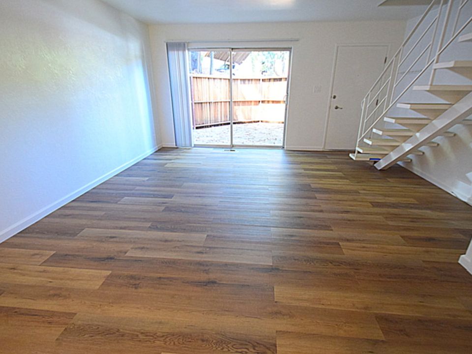 1st image of 170 Miller Ave #8