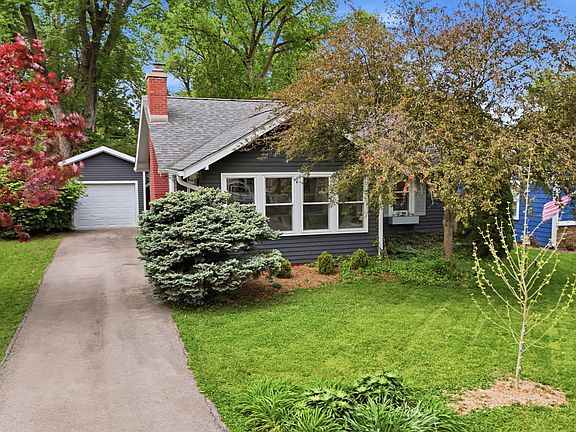 2nd image of 5734 Indianola Ave