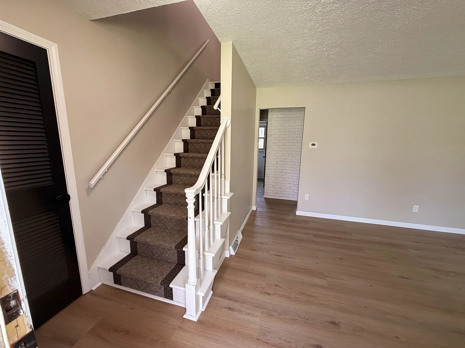 3 bed, 1.5 bath, 1800 sqft, $2,400 — Photo 4