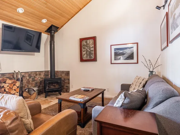 2289 Sierra Nevada Rd, Mammoth Lakes, CA