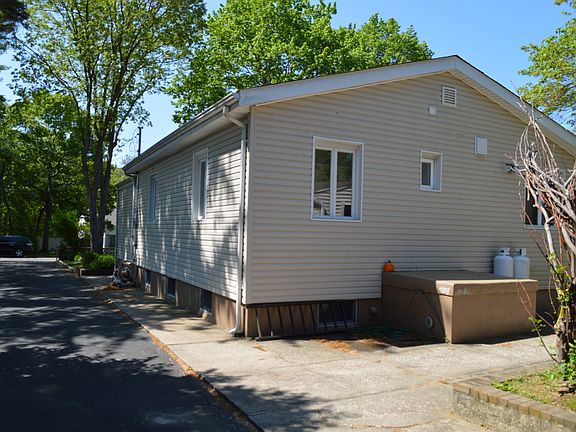 3rd image of 37 Rexmere Ave