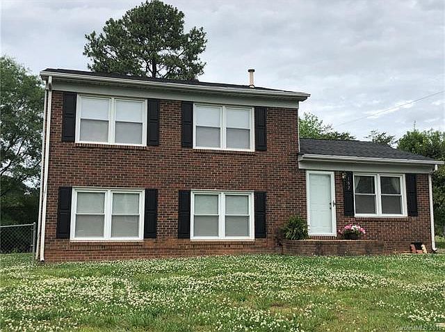1st image of 102 Puett Dr