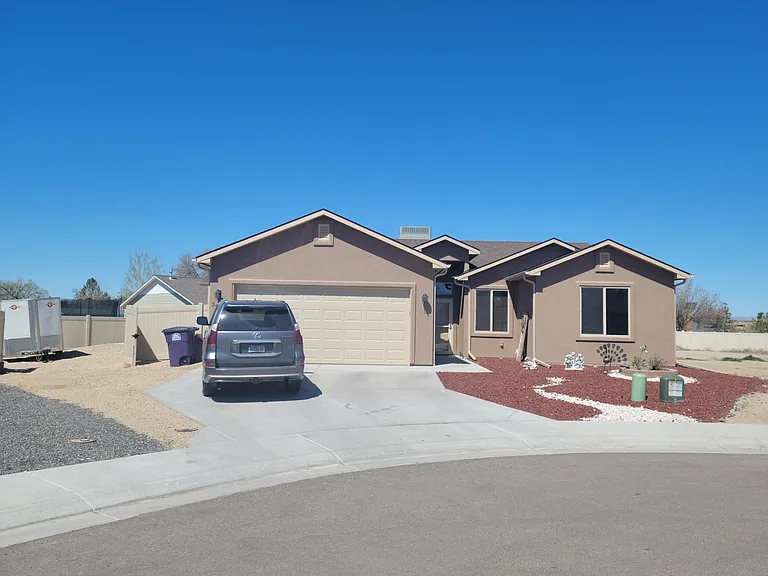 399 Sage Way — Photo 1