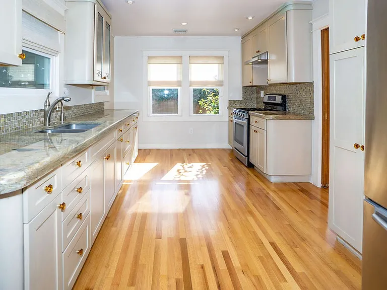 3635 Pershing Ave — Photo 22
