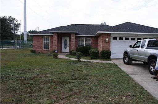 1st image of 896 Maple Woods Cir