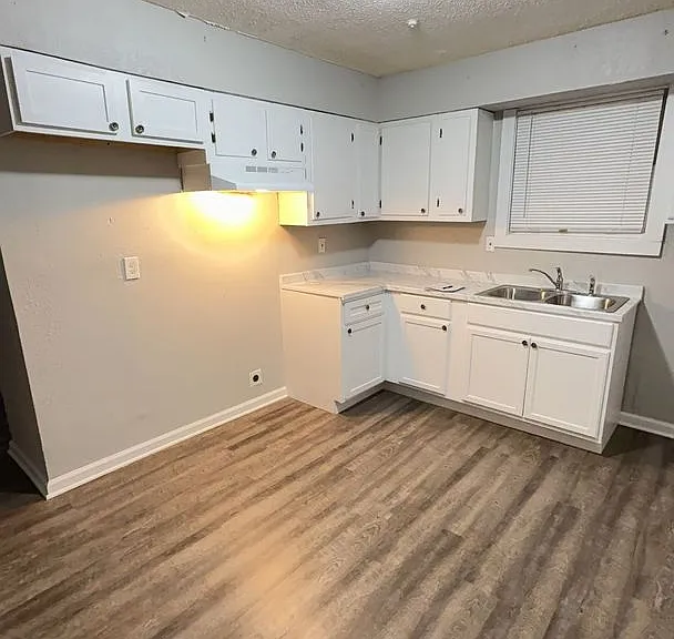 838 Crockett Pl — Photo 3