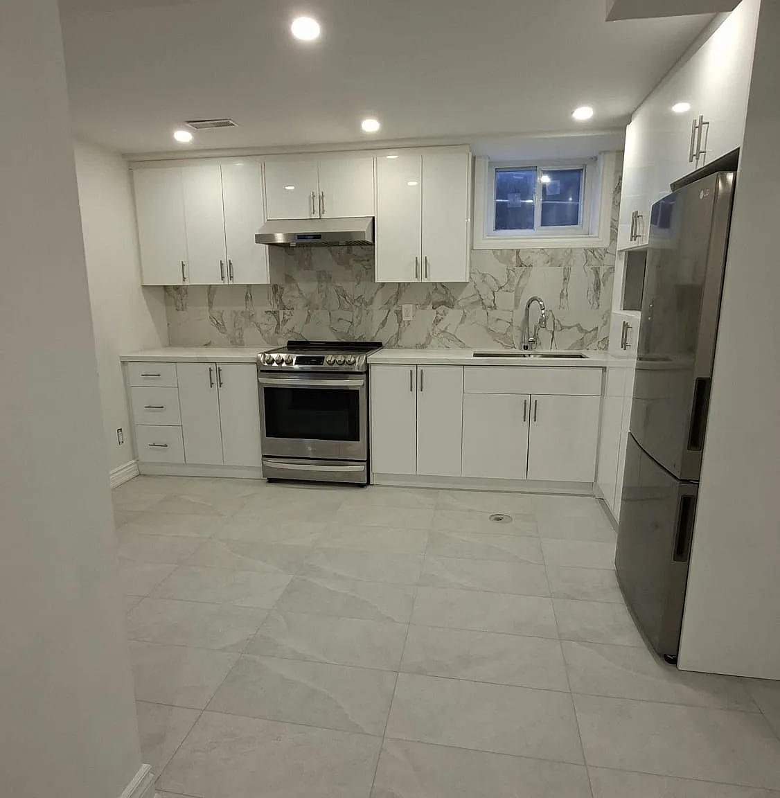 3 bed, $2,200 — Photo 1