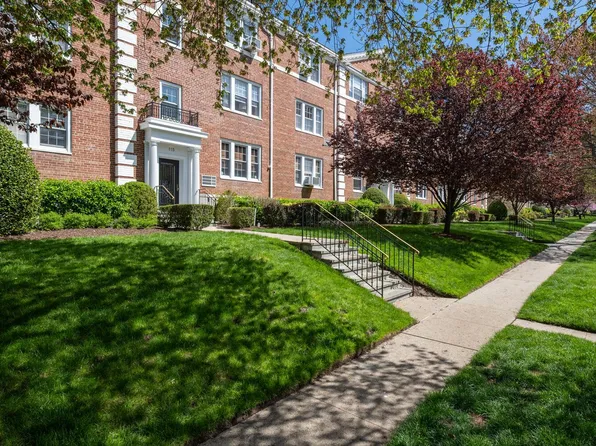 115 Second Street #3J, Garden City, NY 11530