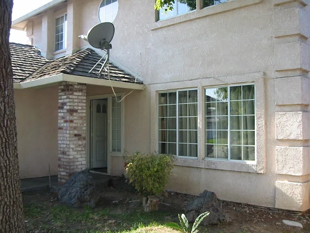 3 bed, 2.5 bath, 1849 sqft, $2,550 — Photo 3