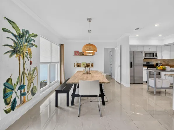 700 NE 70th St, Boca Raton, FL 33487