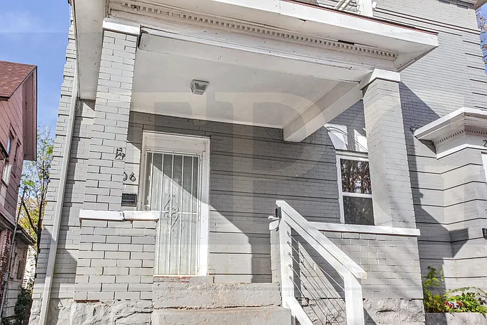 2706 Park Ave