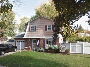 89 Albany Ave, Pompton Lakes, NJ 07442