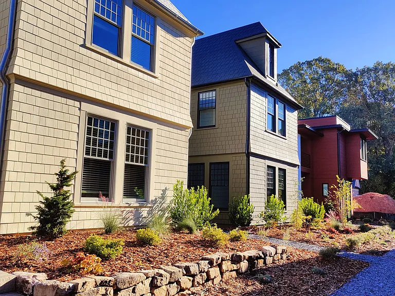 255 Kelmscott Ln — Photo 30