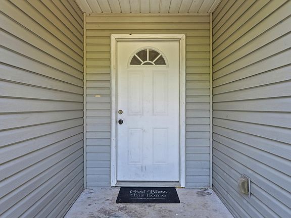 4th image of 307 Hickory Street
