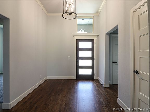 3rd image of 1451 Mabelle Dr