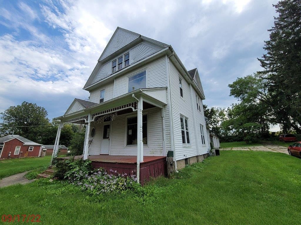 203 W 5th St, Leaf River, IL 61047 Zillow