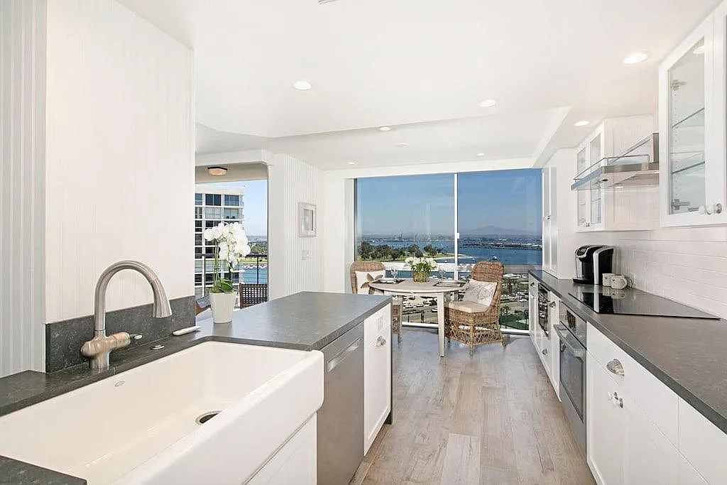 1720 Avenida Del Mundo — Photo 3