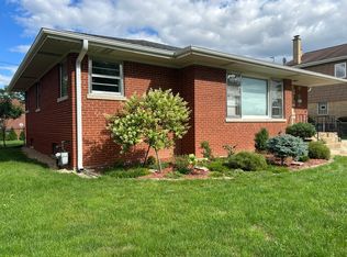 8837 Oketo Ave, Morton Grove, IL 60053