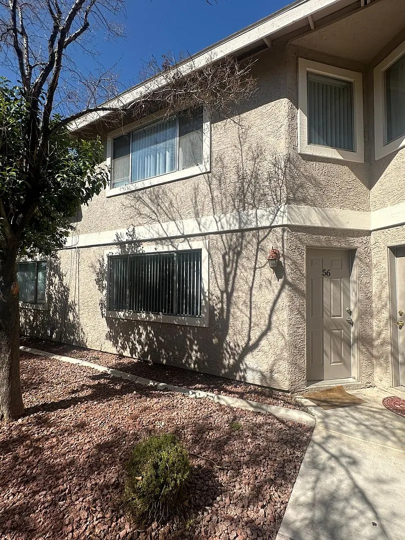 Beautiful Townhouse 2 Bedrooms 1 1/2 Baths Newly Renovated Wont Last Long!! — Photo 1