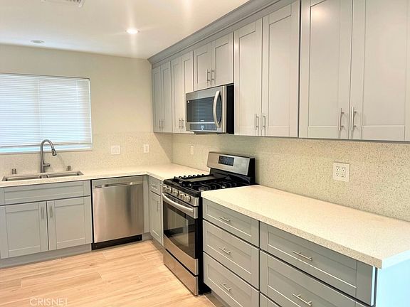4th image of 22700 Criswell St