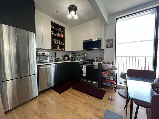 Rented by Rumah Realty Inc | media 8