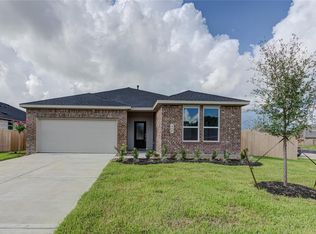 400 Robin St, Angleton, TX 77515