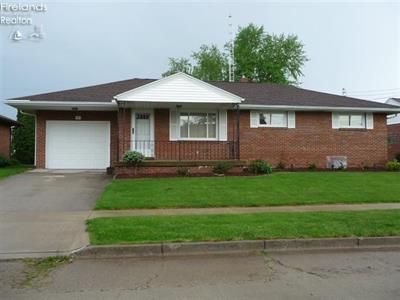 307 Albina Dr, Bellevue, OH, 44811