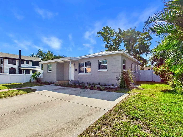 3729 Prescott St N — Photo 21