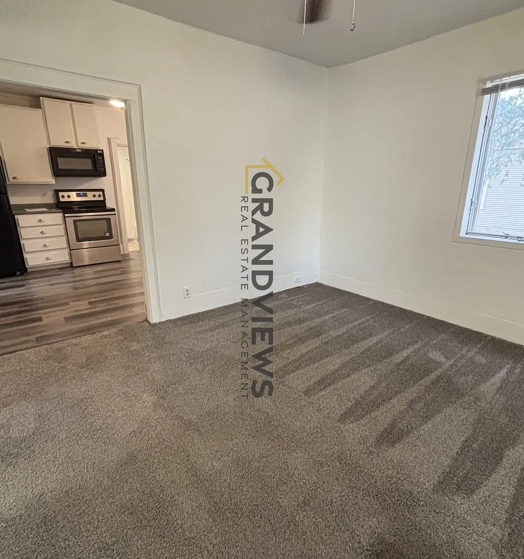 2 bed, 800 sqft, $900 — Photo 3