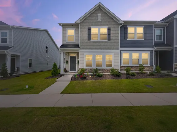 1811 Aspen River Ln, Apex, NC 27502